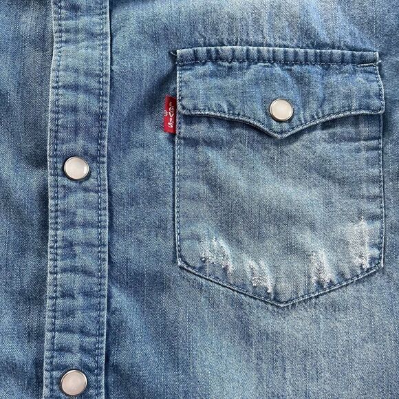Levi's Barstow Western Pearl Snap Distressed Button Down, Girls Size Large 12-13 - Picture 2 of 10
